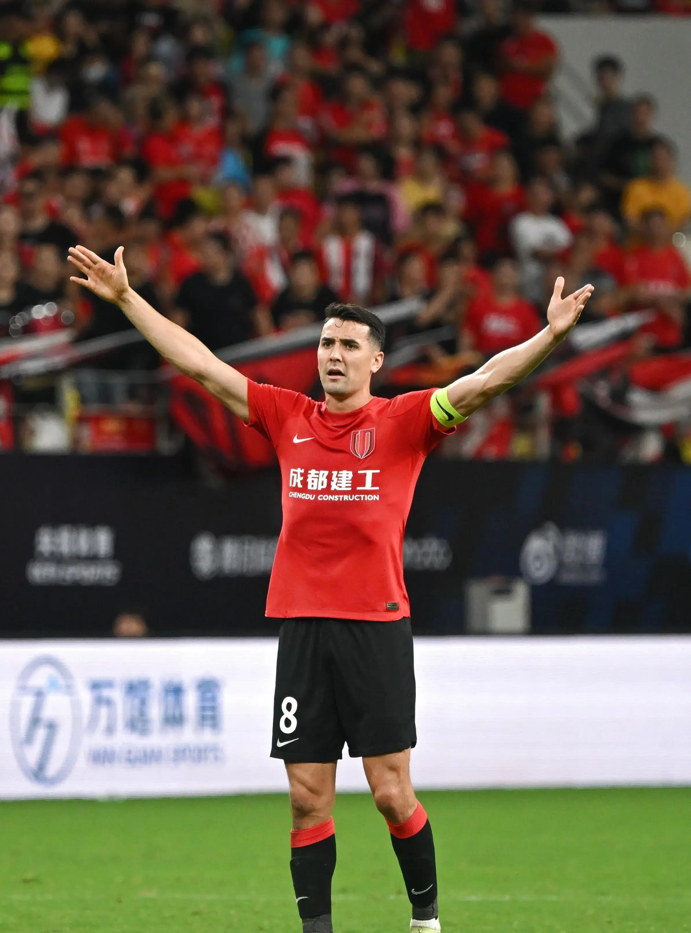 哈哈体育官网首页登录-意大利杯赛程吃紧，莱比锡冲刺阶段豪取连胜，气氛紧张，临场指挥获称赞