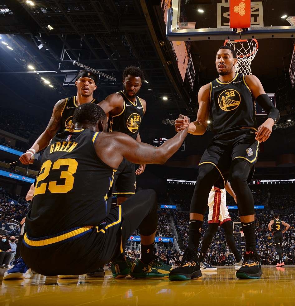 哈哈体育官网首页登录-梦的翅膀歌词含义